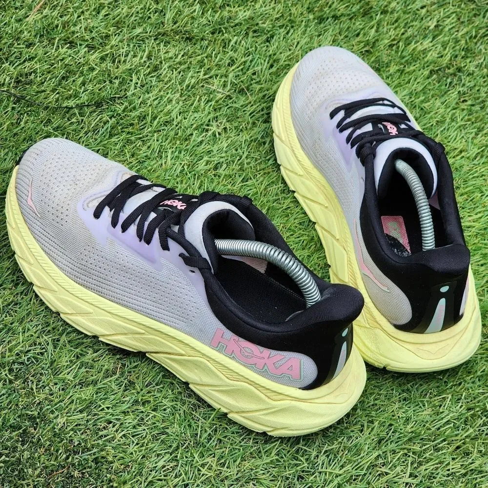 HOKA ARAHI 7 - Womens Athletic Shoes - SIZE 8.5B -- Please See All Pictures